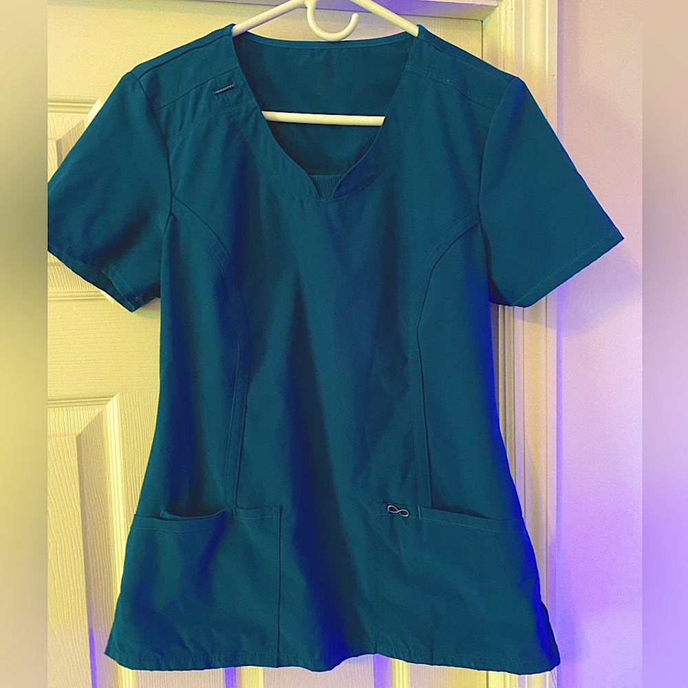 Cherokee Infinity scrub set